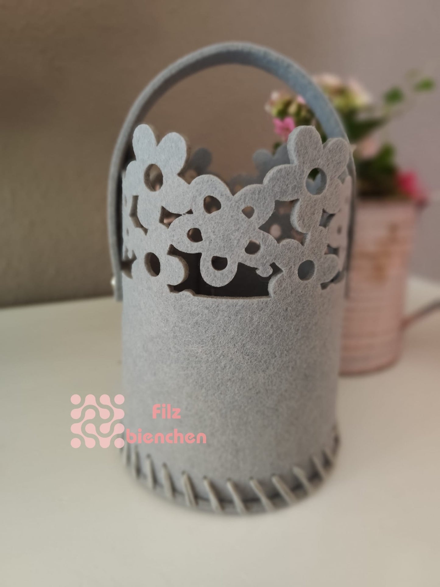 Korb mit Blumenborte B Groß und Klein