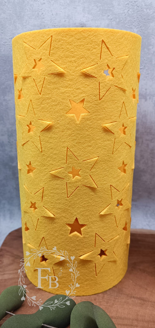 Laterne mit Sternausschnitt M