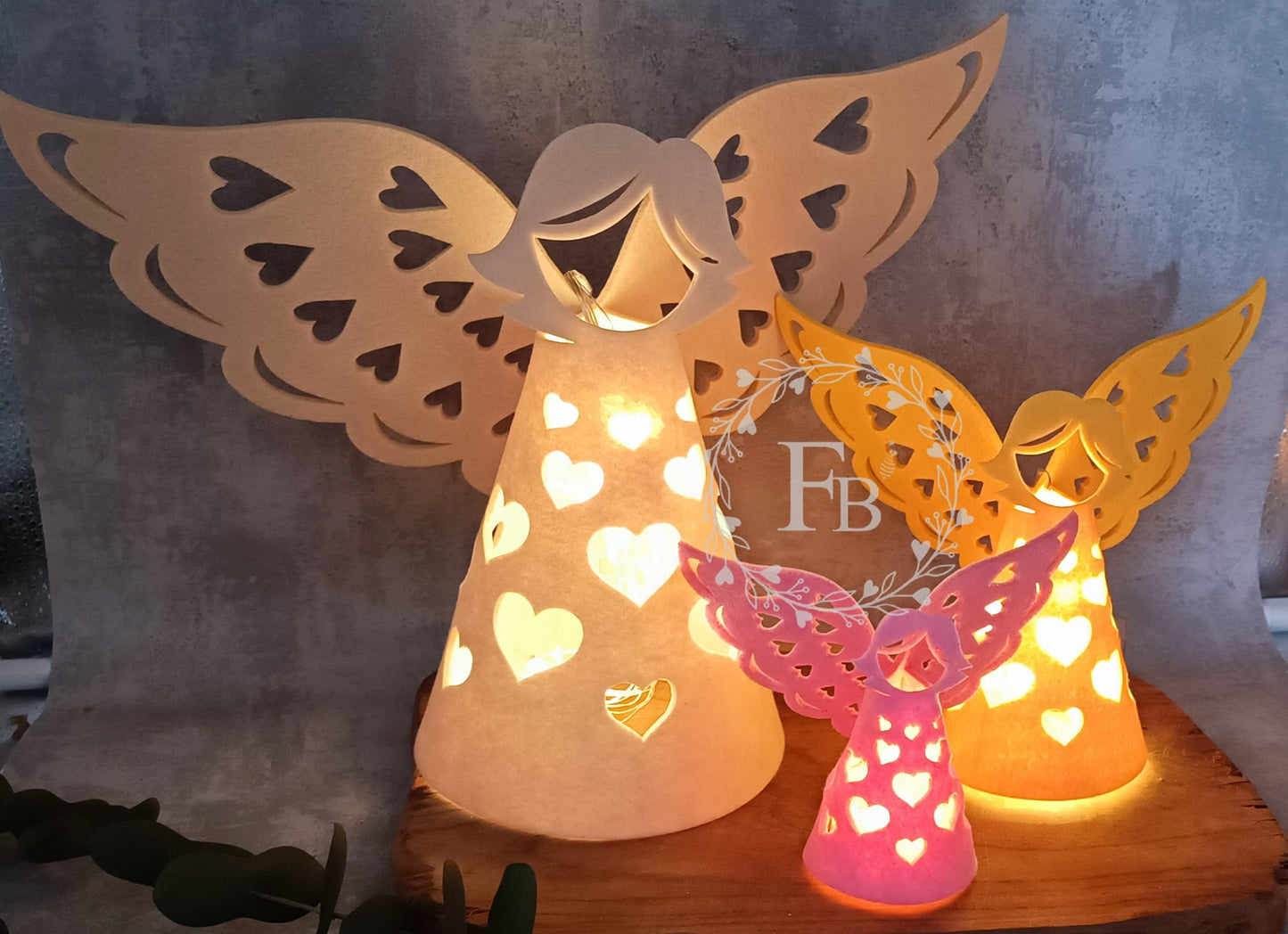 Lichtengel Herz L 2er Set mit Ausschnitt im Flügel und Körper Stückpreis ab 6.50 Euro zzgl. 19% MwSt.