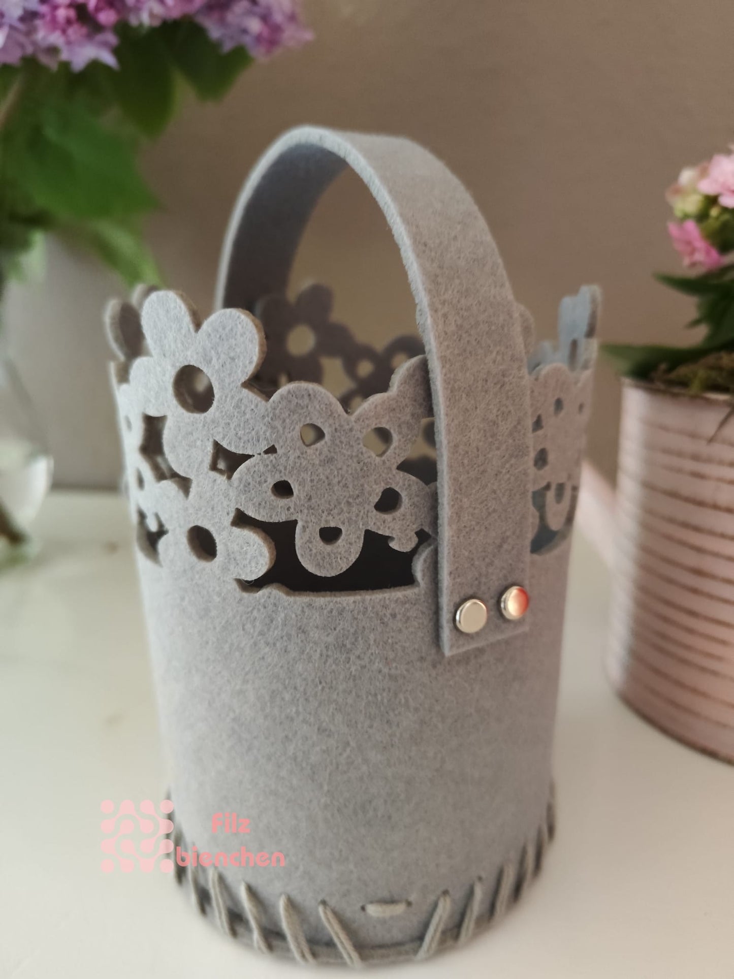 Korb mit Blumenborte B Groß und Klein