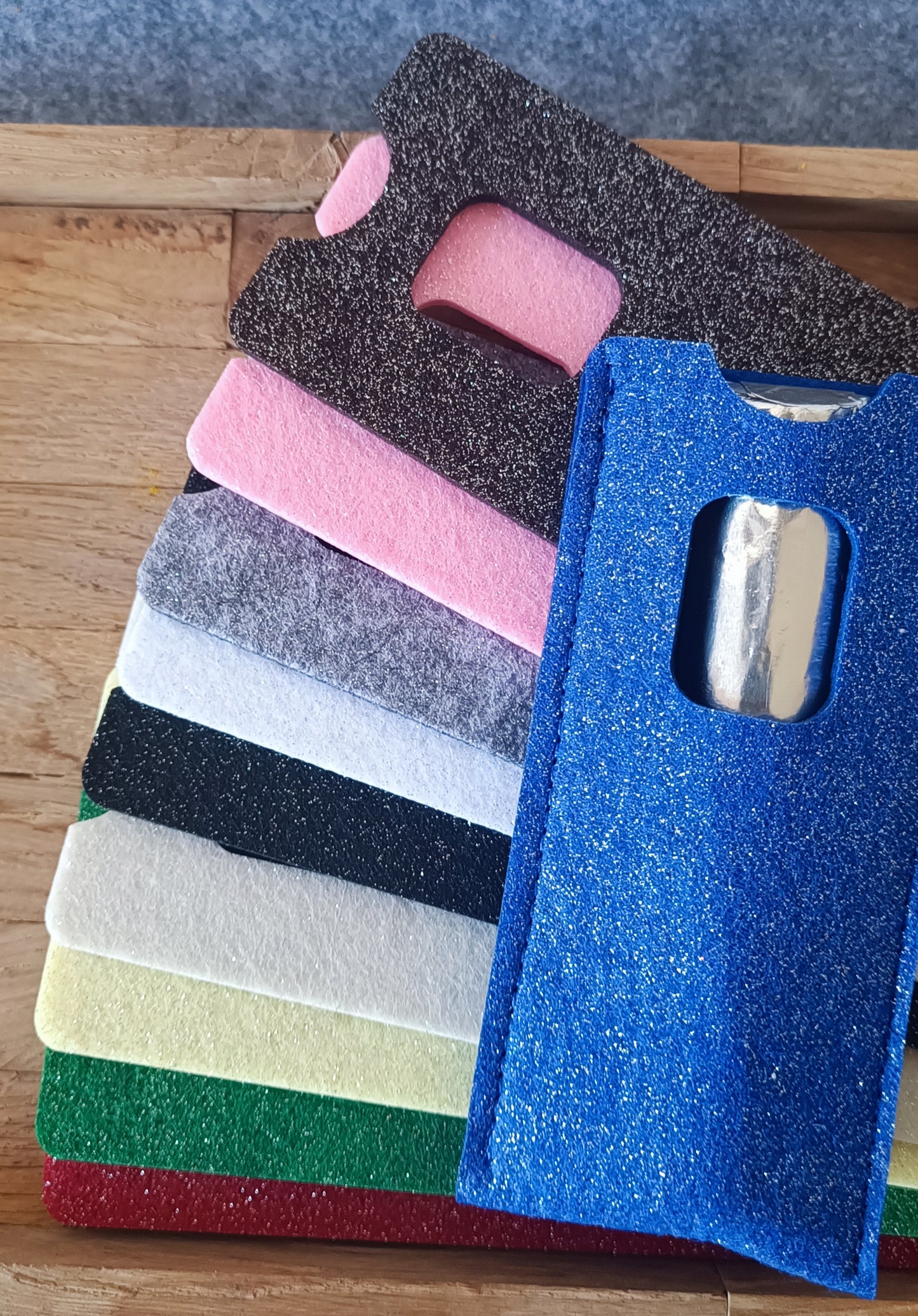 DU Täschchen Glitzerfilz 4er Set Stückpreis ab 0.79 Euro zzgl. 19% MwSt.