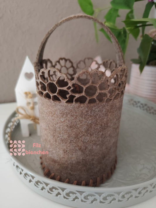 Korb mit Blumenborte A Klein