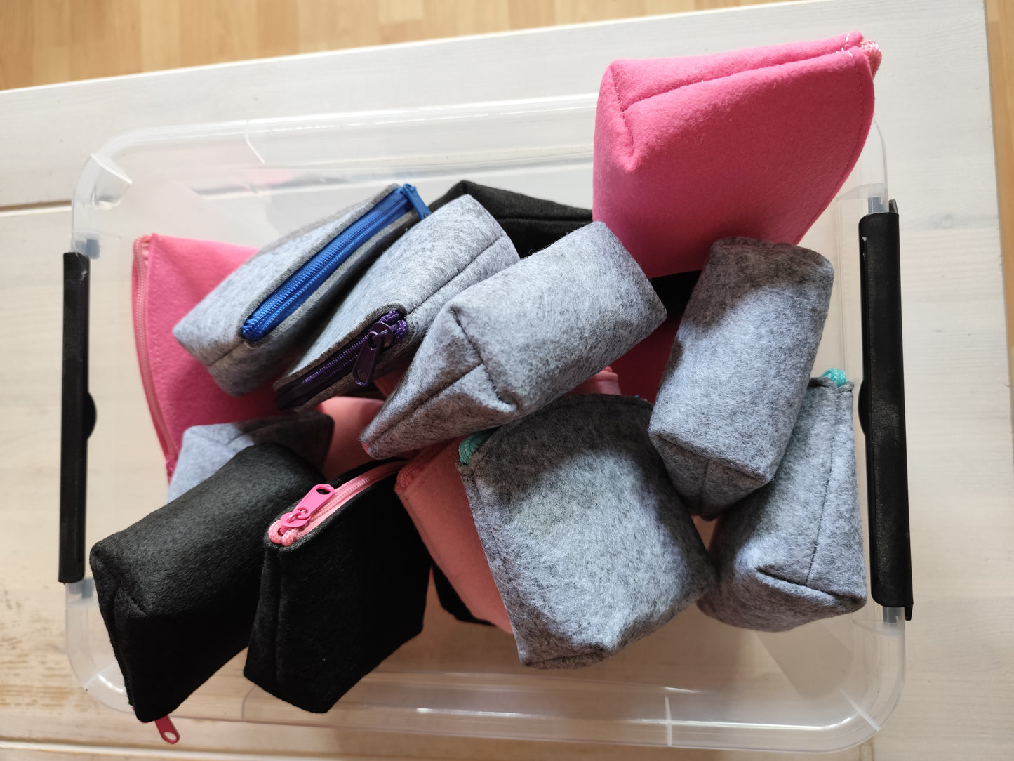 Ohne Farbwahl! Kosmetiktasche klein mit Reißverschluss 5er Set Stückpreis 1,60€ zzgl. Mwst.