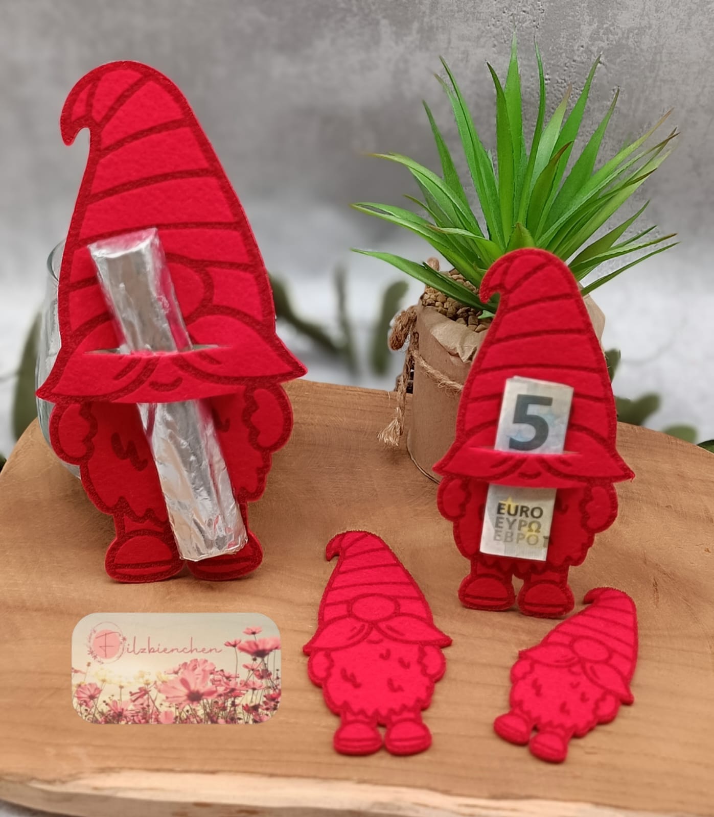 Wichtel B Graviert 10 cm (10er Set) Stückpreis ab 0.52 Euro zzgl. 19% MwSt.