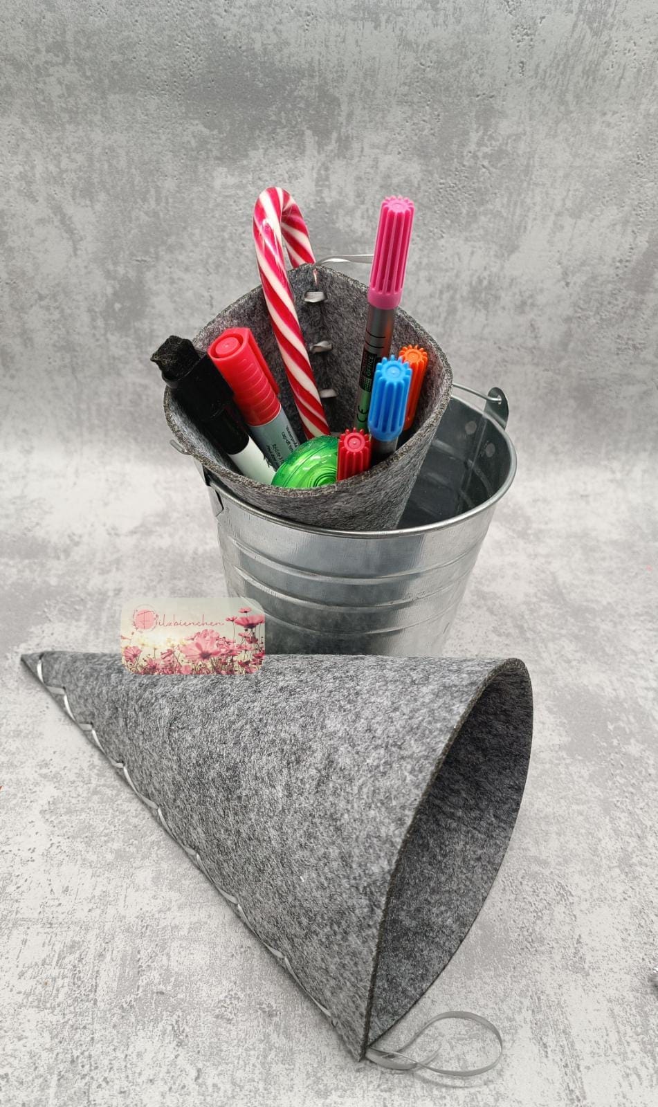 25. ger Schultüte Rohling, Sparpaket 6 Stk. einer Farbe Stückpreis ab 1,74€ zzgl. 19% MwSt.