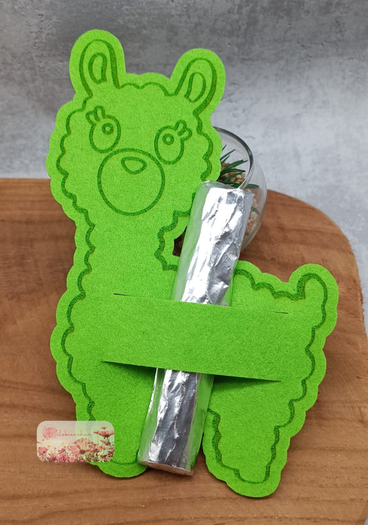 Lama stehend Graviert mit Schlitz Schokolade