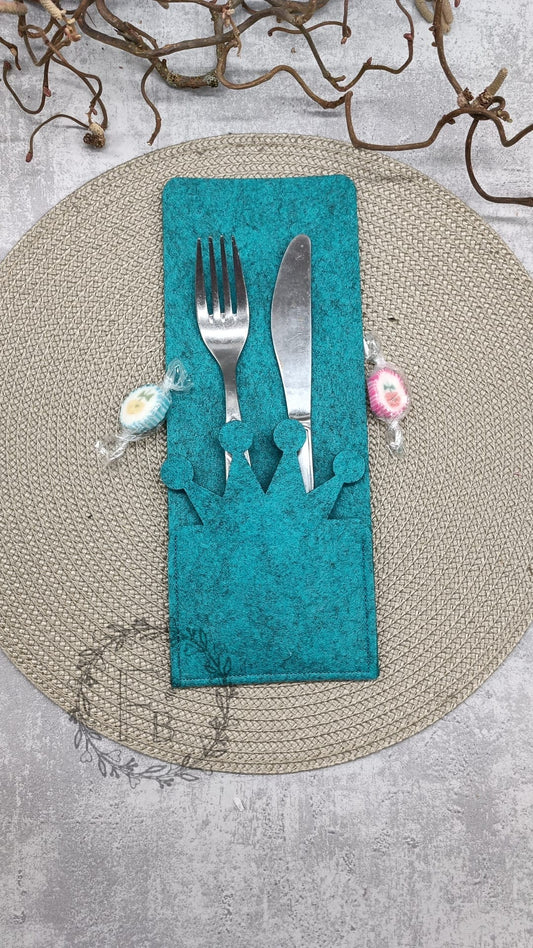 Bestecktasche mit Krone im Einschlag