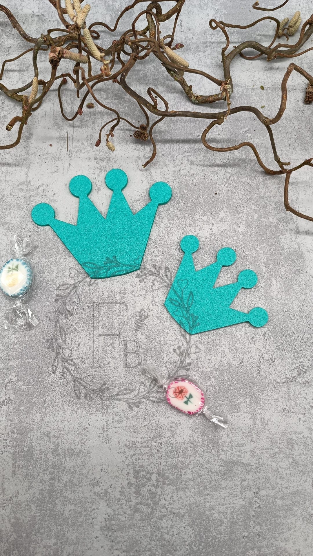 Krone 10 cm (10er Set) Stückpreis ab 0.35 Euro zzgl. 19% MwSt.